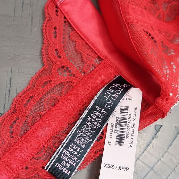 Victoria's Secret Red Lace Bling Garter Belt Sz XS NWT - Picture 2 of 4